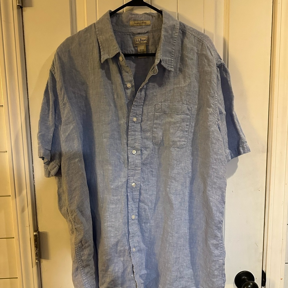 L.L. Bean Men's Light Blue Casual Shirt